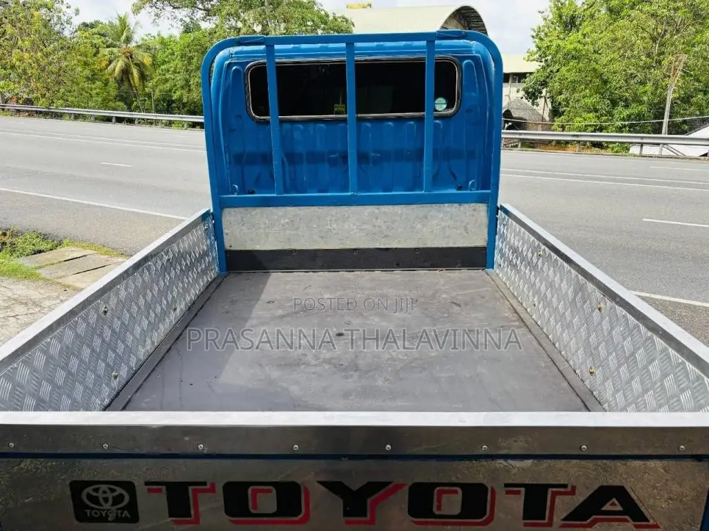 Toyota CrewCab 2006 Crew Cab (Used)