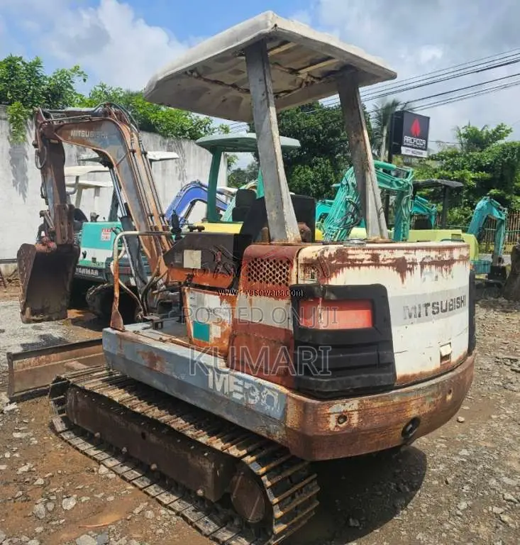 Mitsubishi ME30 2015 Heavy-Duty (Used)