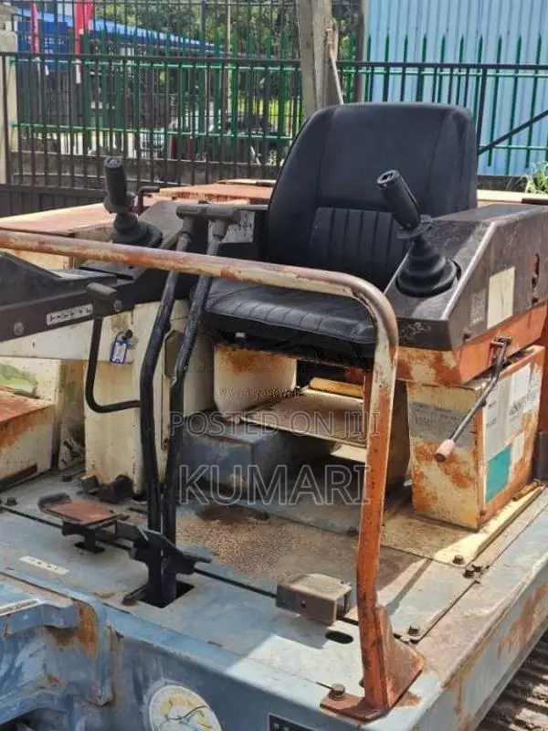 Mitsubishi ME30 2015 Heavy-Duty (Used)