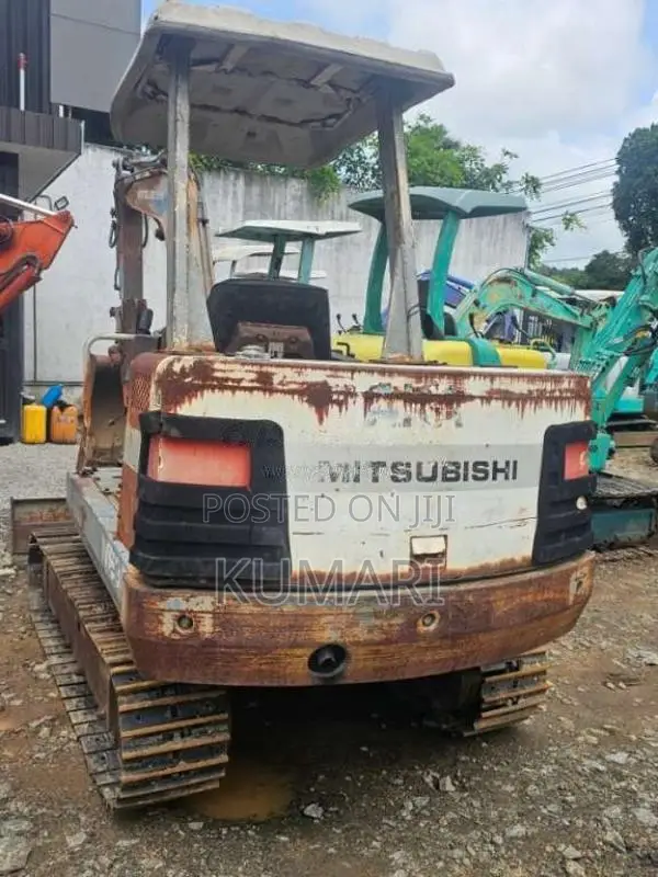 Mitsubishi ME30 2015 Heavy-Duty (Used)