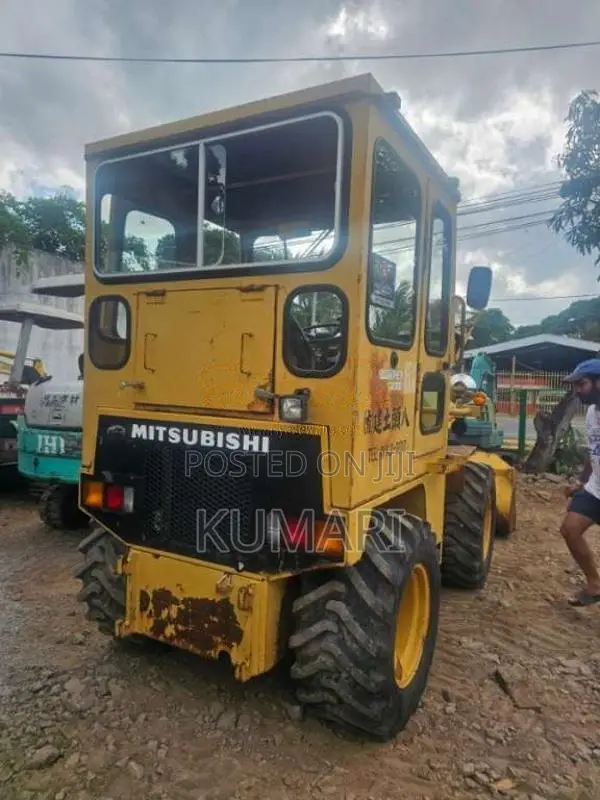Mitsubishi Ws300 2015 Heavy-Duty (Used)