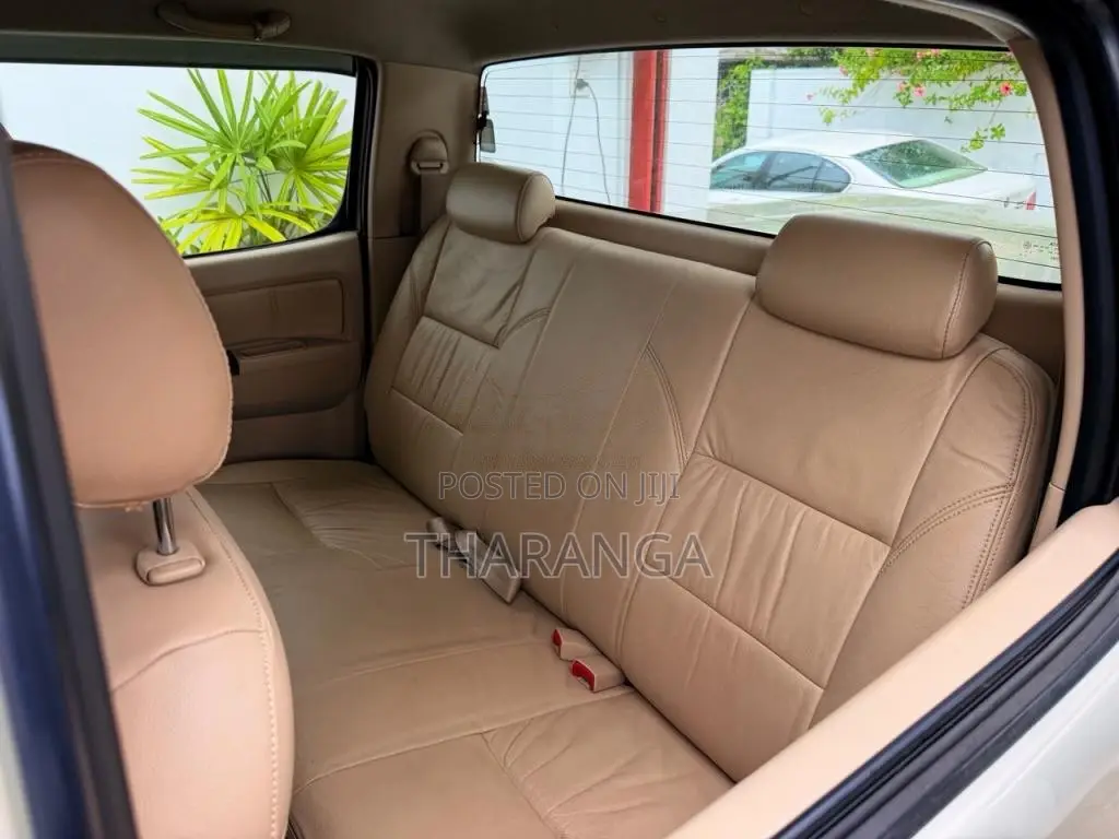 Toyota Hilux Vigo 2006 Pickup (Used)