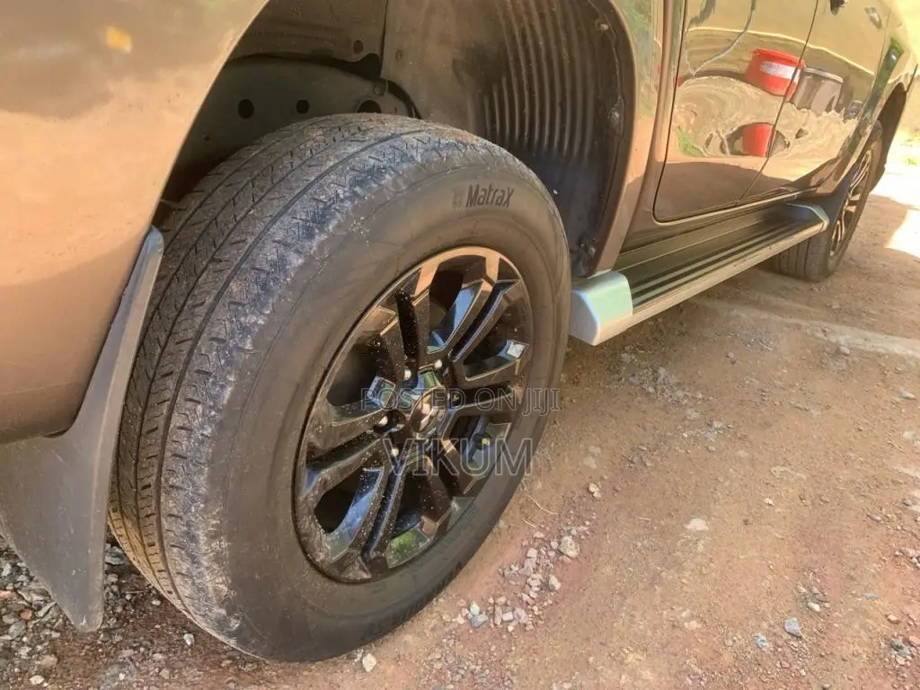 Mitsubishi L200 2020 Pickup (Used)
