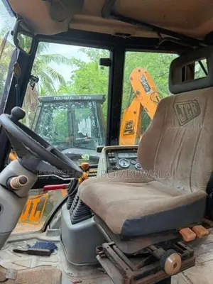 JCB 3CX 2001 Heavy-Duty (Used)