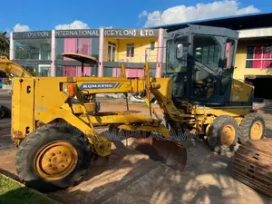 Komatsu Motor Grader 2014 Heavy-Duty (Used)