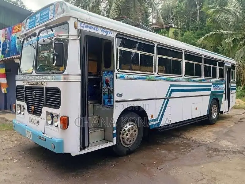 Ashok-Leyland Hino Power 2005 Bus (Used)