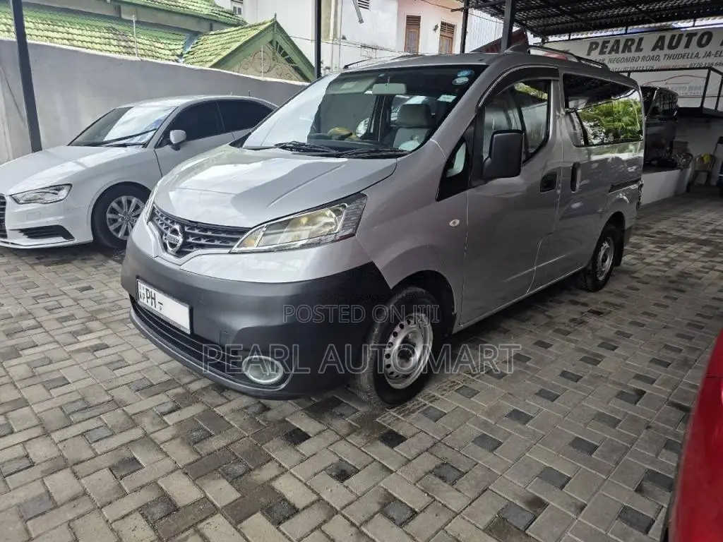 Nissan NV200 2013 Van (Used)