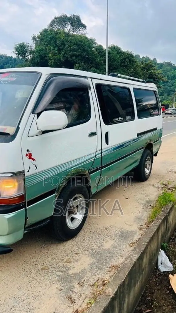 Toyota Dolphin Lh113 1996 Van (Used)