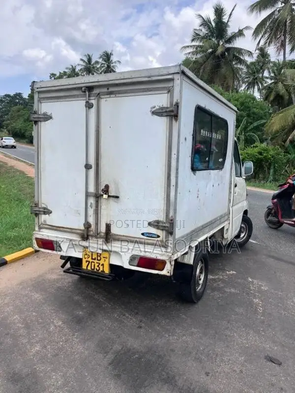 Mitsubishi MiniCab 2002 Lorry (Used)