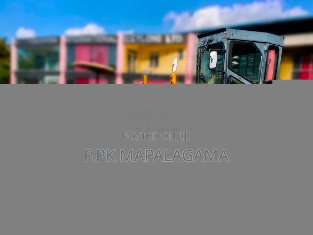 Komatsu Motor Grader 2014 Heavy-Duty (Used)