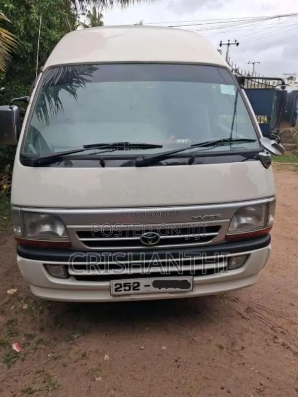 Toyota Dolphin 1995 Van (Used)