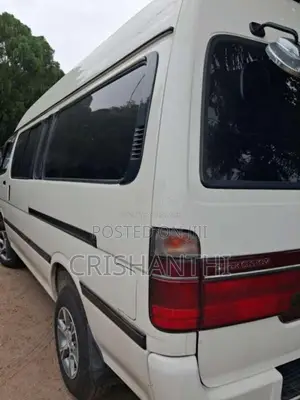 Toyota Dolphin 1995 Van (Used)