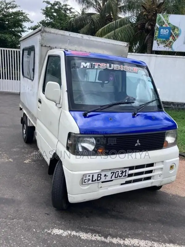 Mitsubishi MiniCab 2002 Lorry (Used)