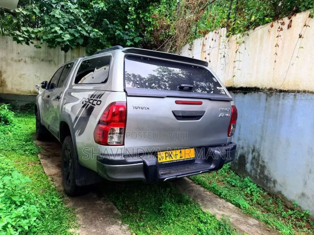Toyota Hilux 2019 Pickup (Used)