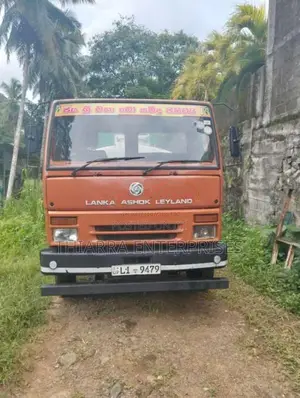 Ashok-Leyland 1112 E Commet 2011 Lorry (Used)