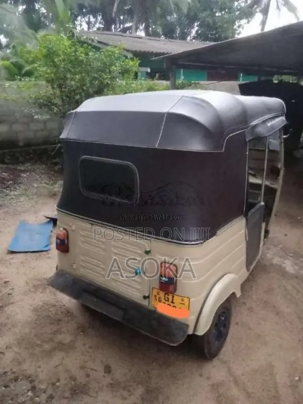 Bajaj 2 Stroke 2002 Three Wheel (Used)
