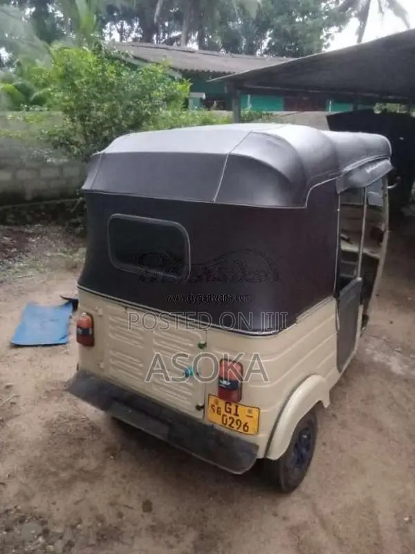 Bajaj 2 Stroke 2002 Three Wheel (Used)