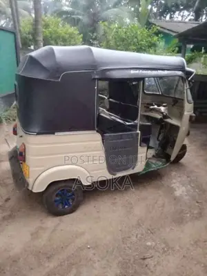 Bajaj 2 Stroke 2002 Three Wheel (Used)