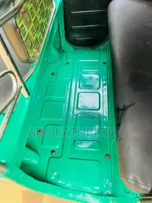 Bajaj RE 4 Stroke 2010 Three Wheel (Used)