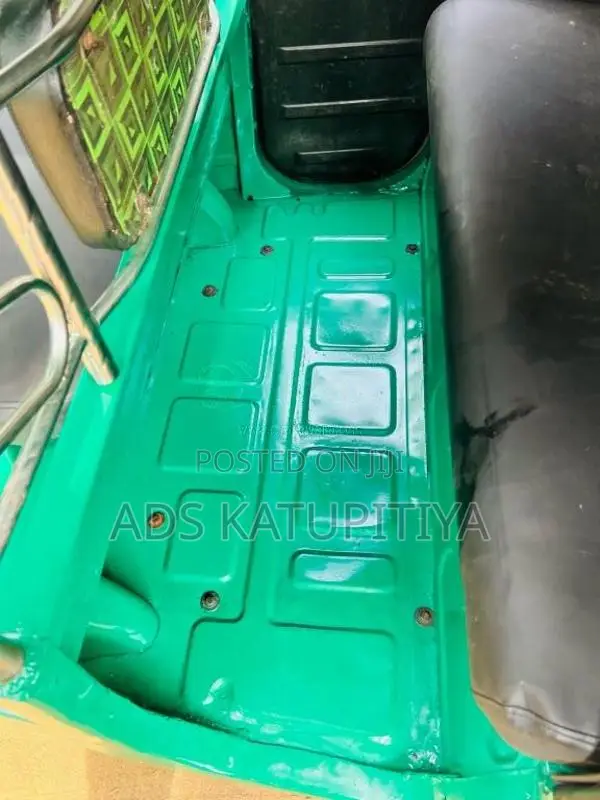 Bajaj RE 4 Stroke 2010 Three Wheel (Used)