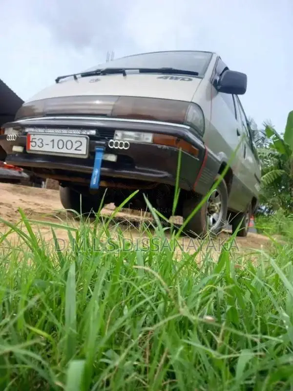 Toyota Skylight Roof 1988 Van (Used)