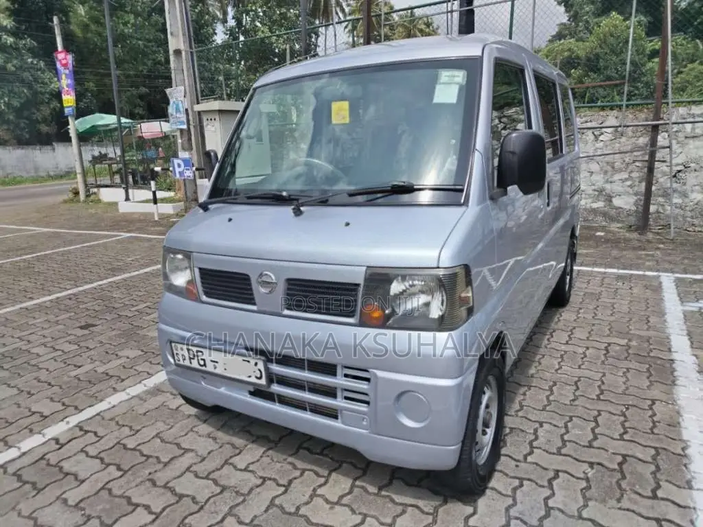 Nissan Clipper NV100 2012 Van (Used)