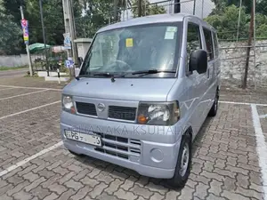 Nissan Clipper NV100 2012 Van (Used)