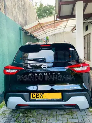 Nissan Magnite 2025 SUV (Used)