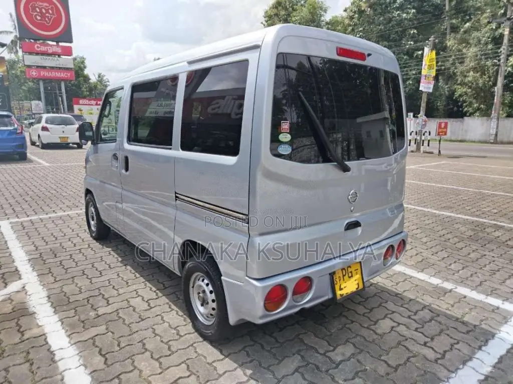Nissan Clipper NV100 2012 Van (Used)