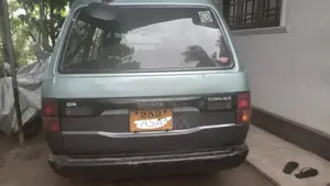 Toyota Lotto 1993 Van (Used)