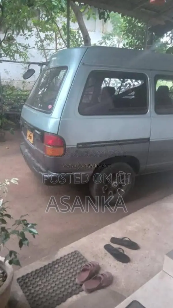Toyota Lotto 1993 Van (Used)