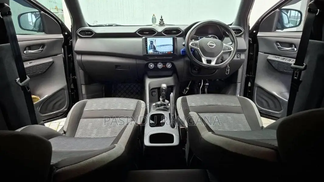 Nissan Magnite 2025 SUV (Used)