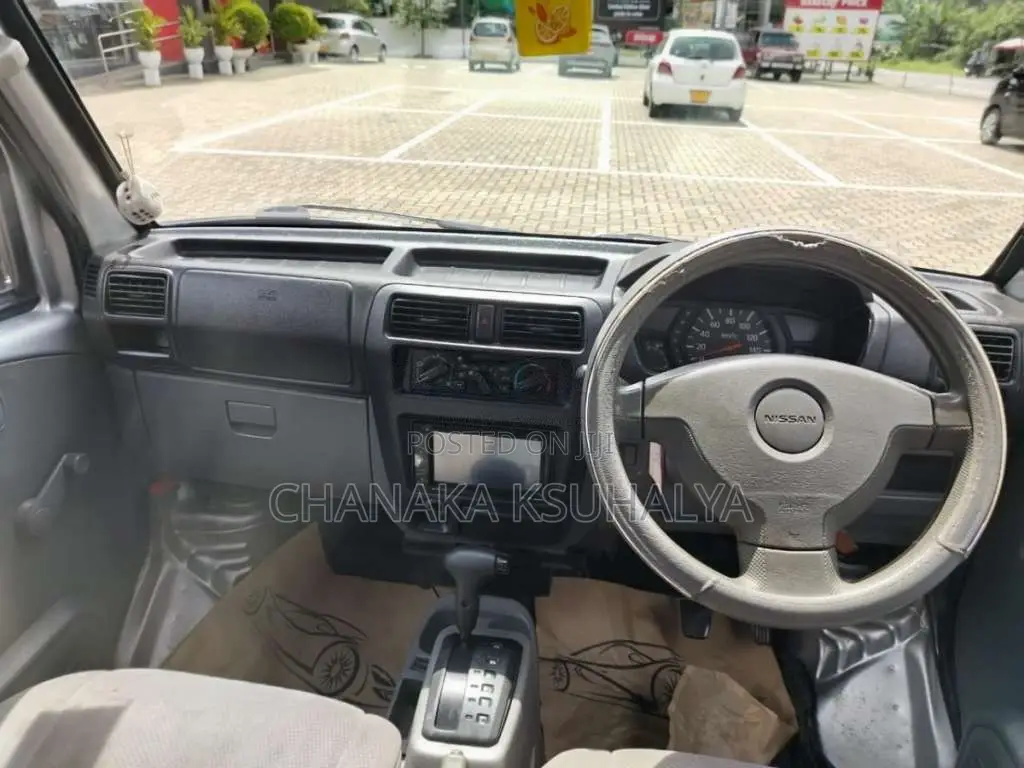 Nissan Clipper NV100 2012 Van (Used)