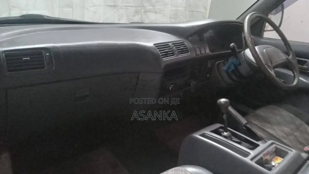 Toyota Lotto 1993 Van (Used)
