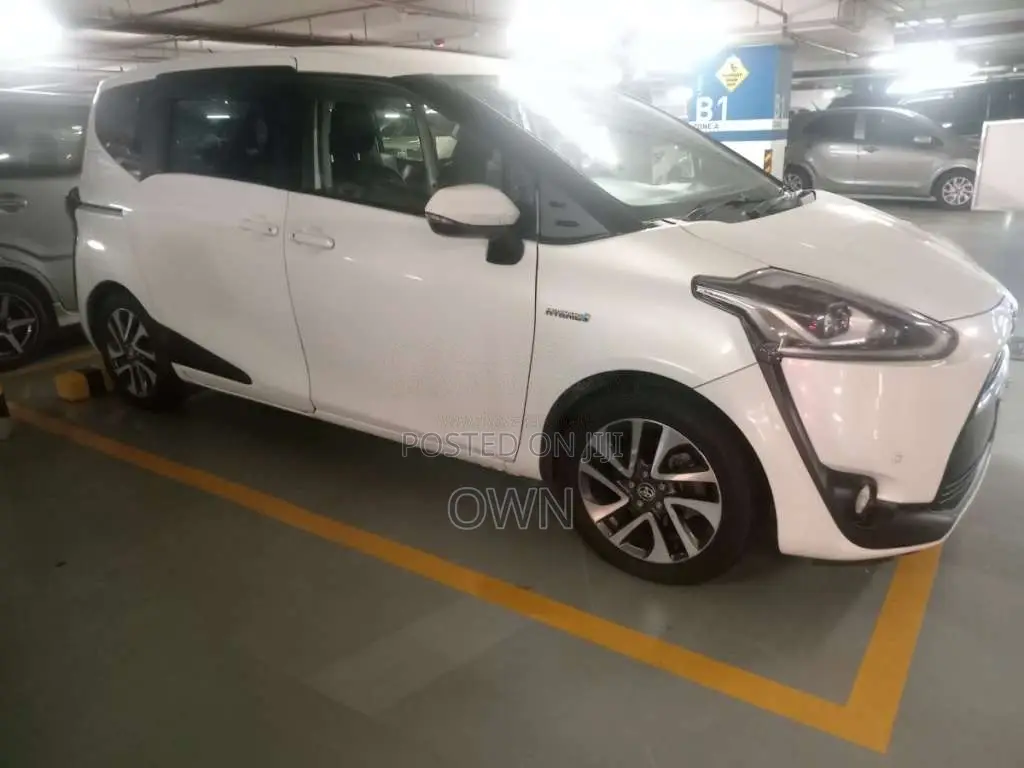 Toyota Sienta Hybrid MPV 2018 SUV (Used)