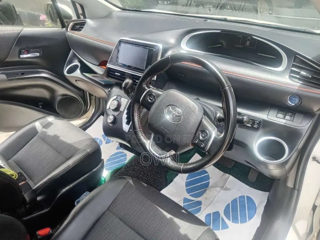 Toyota Sienta Hybrid MPV 2018 SUV (Used)