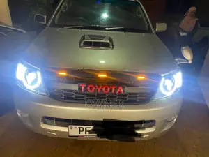 Toyota Hilux 2005 Pickup (Used)