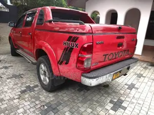 Toyota Hilux 2014 Pickup (Used)