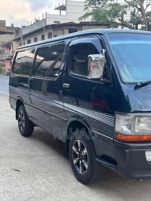 Toyota Dolphin LH172 1999 Van (Used)