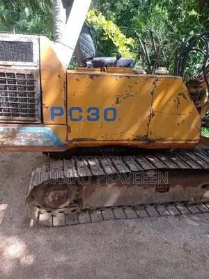 Komatsu PC30 2005 Heavy-Duty (Used)
