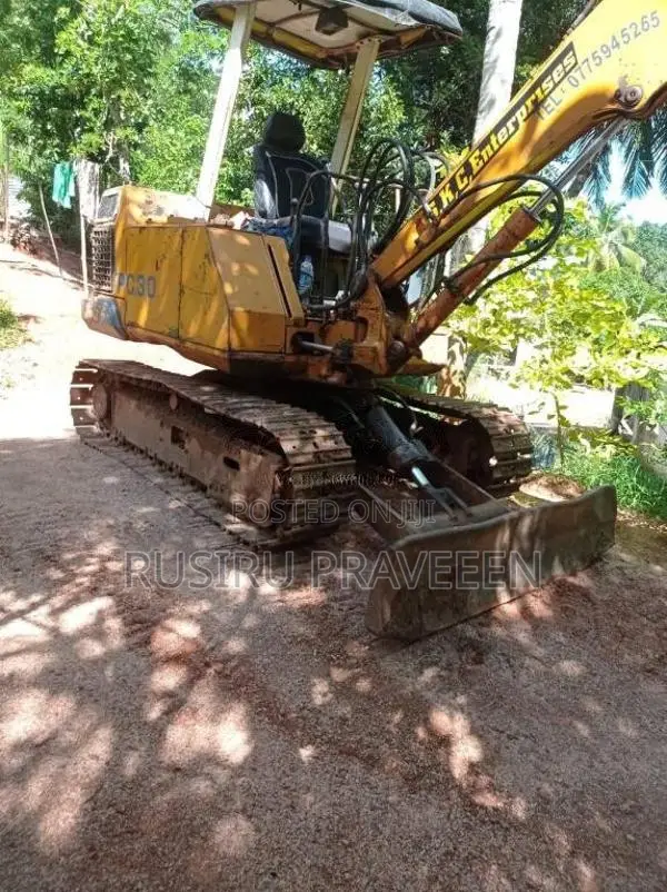 Komatsu PC30 2005 Heavy-Duty (Used)