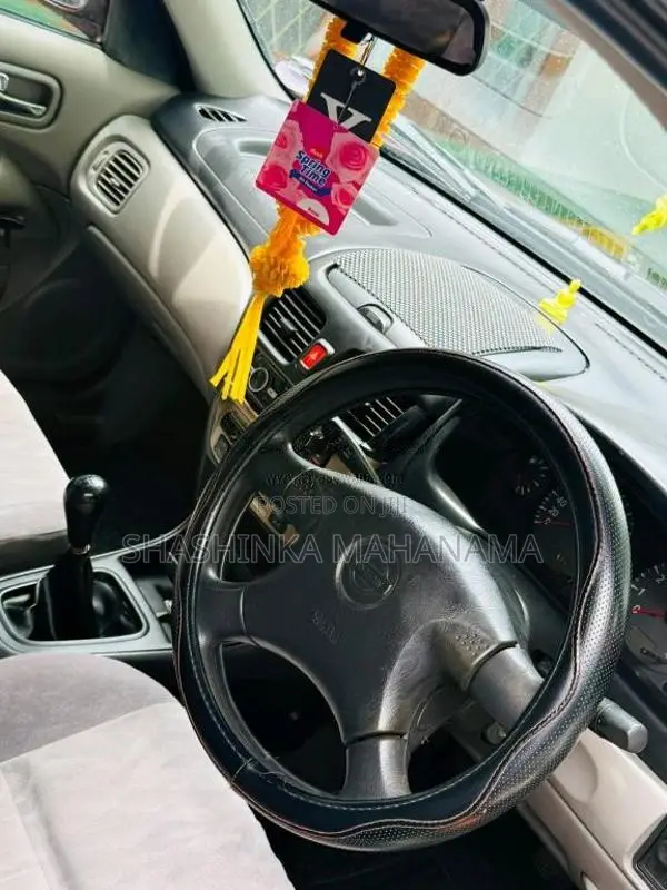 Nissan N16 2001 Car (Used)