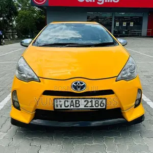 Toyota Aqua 2013 Car (Used)