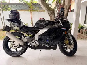 Honda CBR 2006 Motorbike (Used)