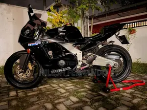 Honda CBR 2006 Motorbike (Used)