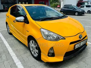 Toyota Aqua 2013 Car (Used)