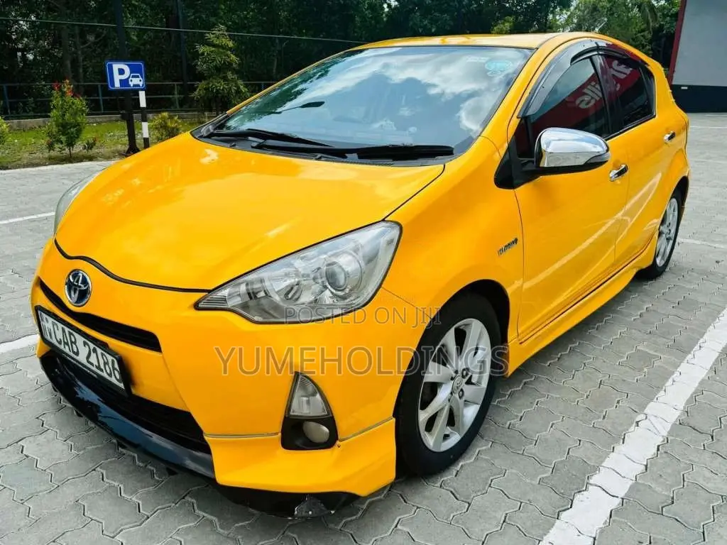 Toyota Aqua 2013 Car (Used)