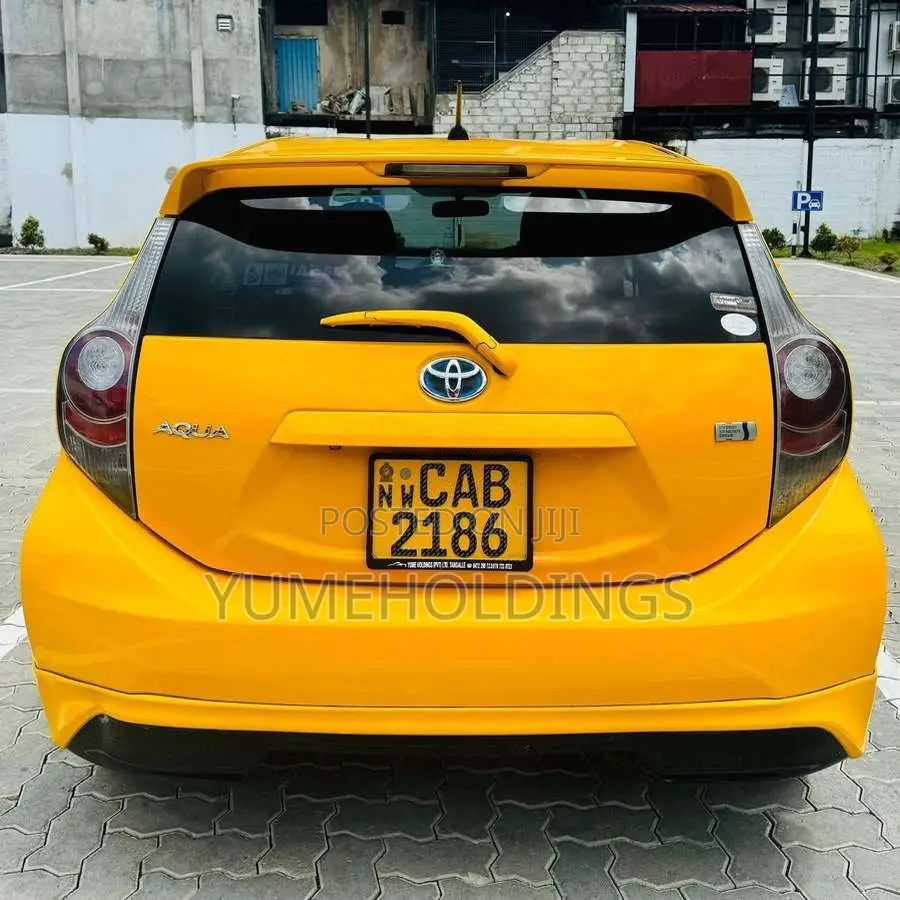 Toyota Aqua 2013 Car (Used)
