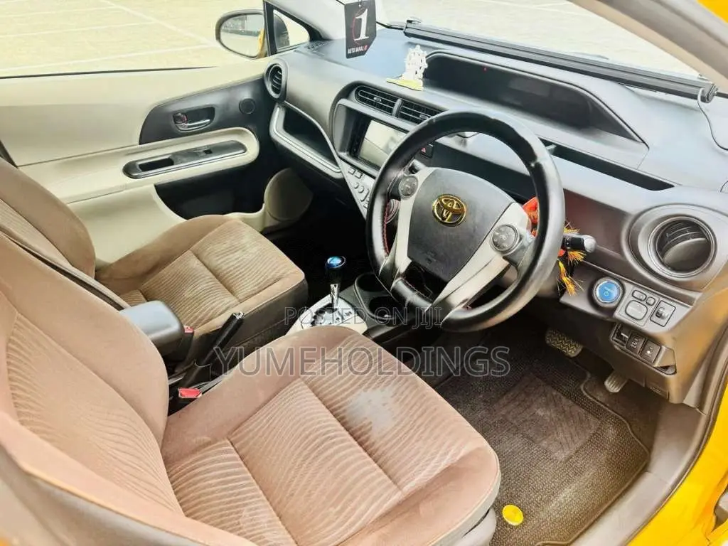 Toyota Aqua 2013 Car (Used)