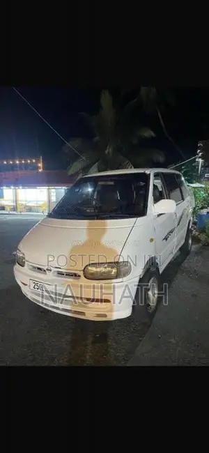 Nissan Serena 1993 Van (Used)